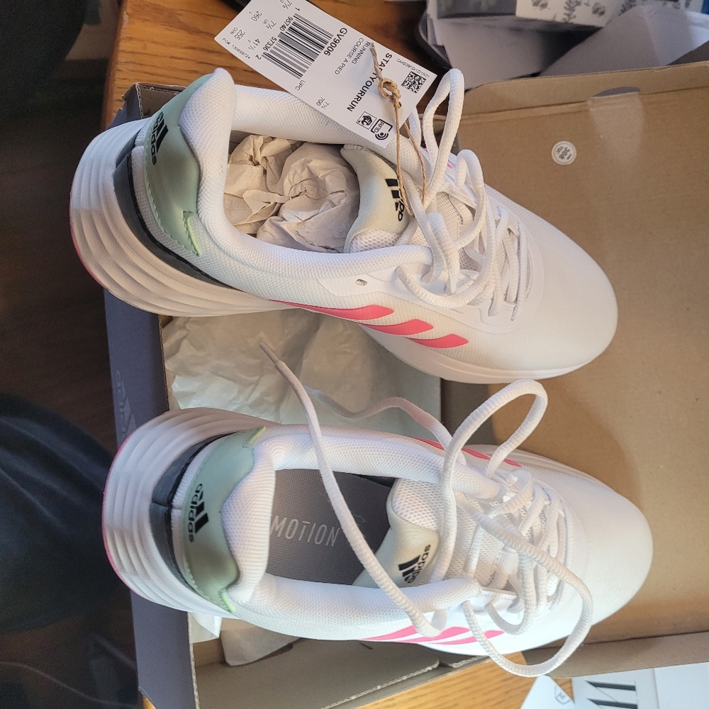 Ladies Adidas Sneaker - Picture 9 of 10